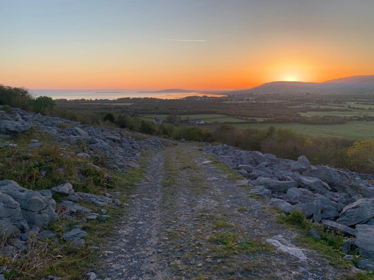 Burren Court Lodge Ballyvaughan Exterior foto