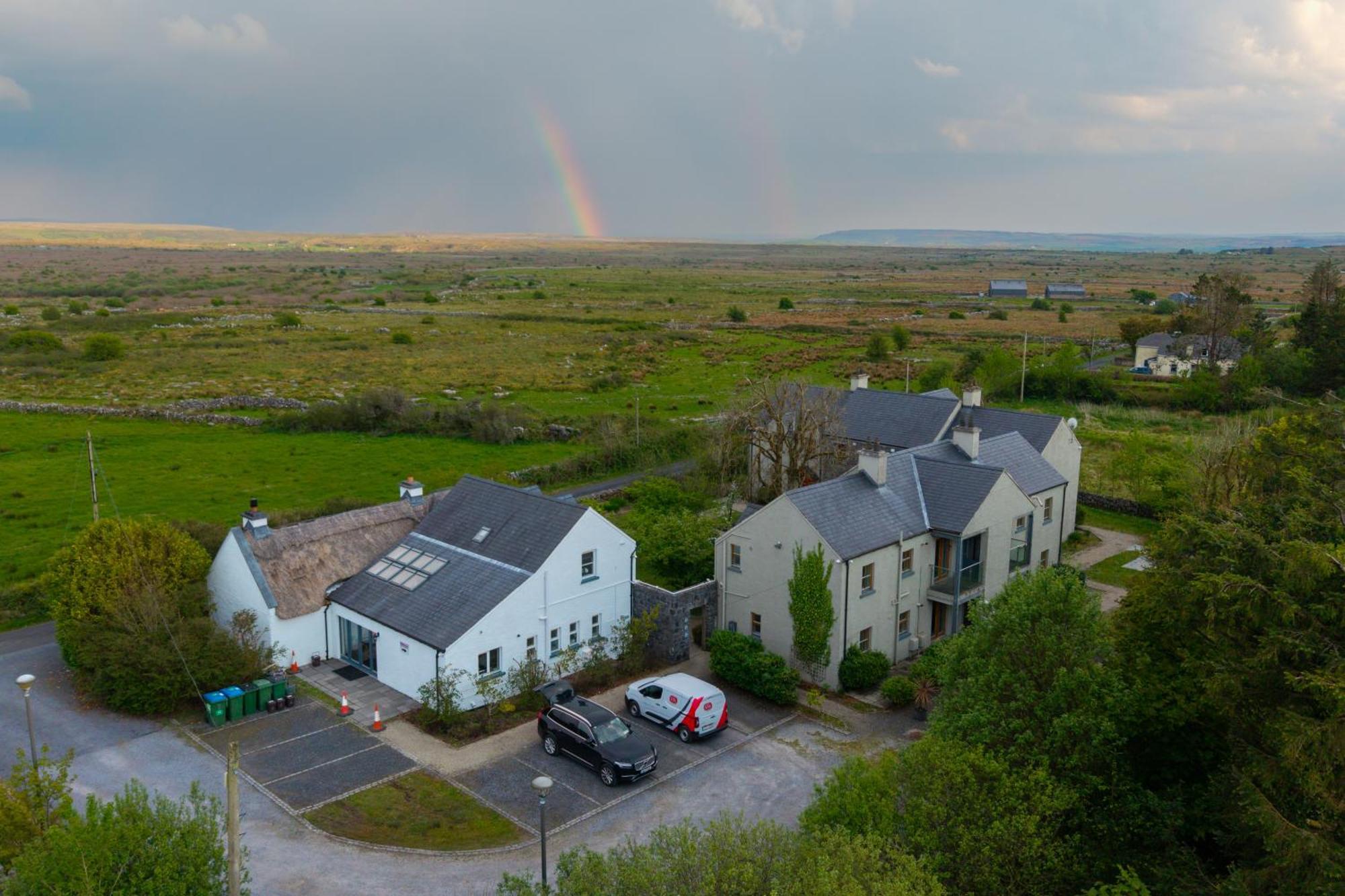 Burren Court Lodge Ballyvaughan Exterior foto